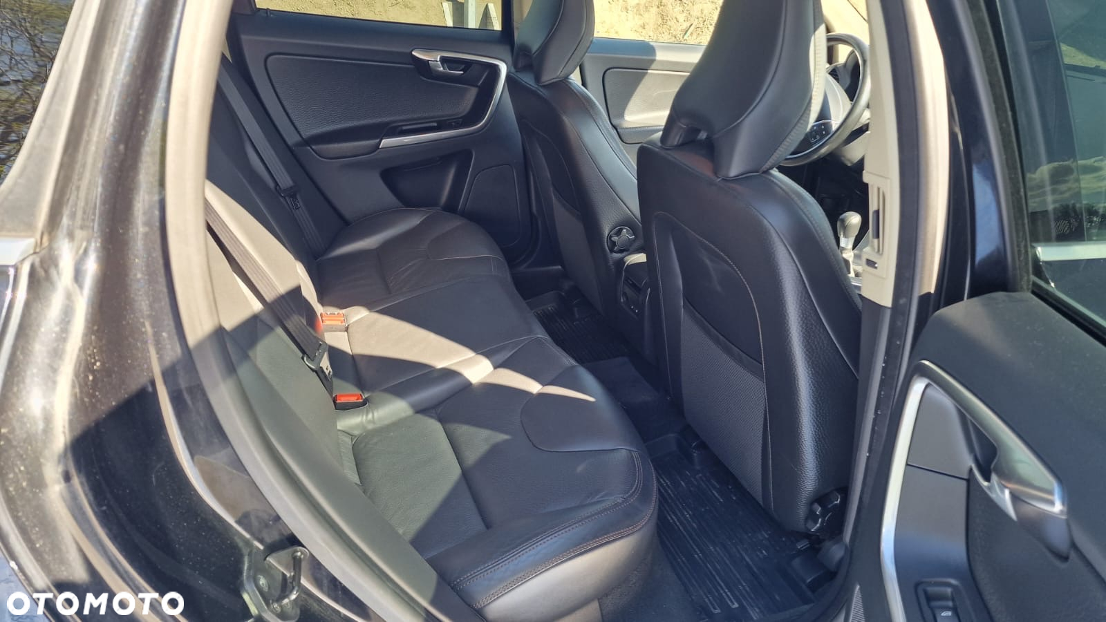 Volvo XC 60 D4 Momentum - 10