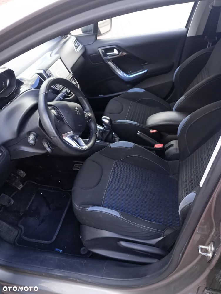 Peugeot 208 1.2 VTi Allure - 12