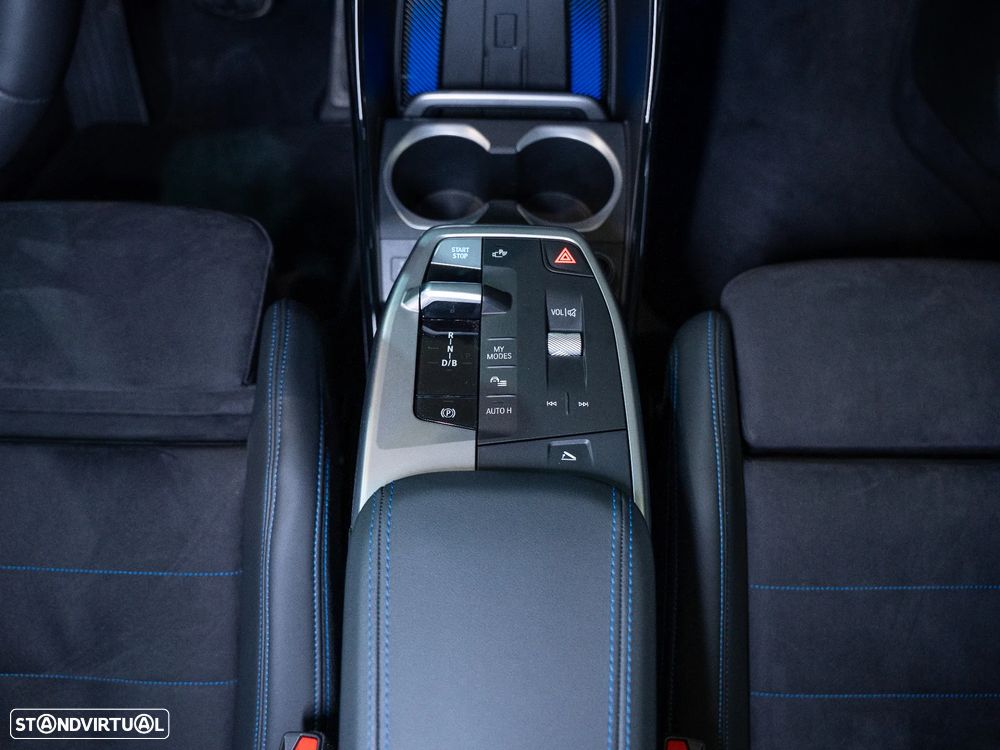 BMW iX1 eDrive20 Pack Desportivo M - 13