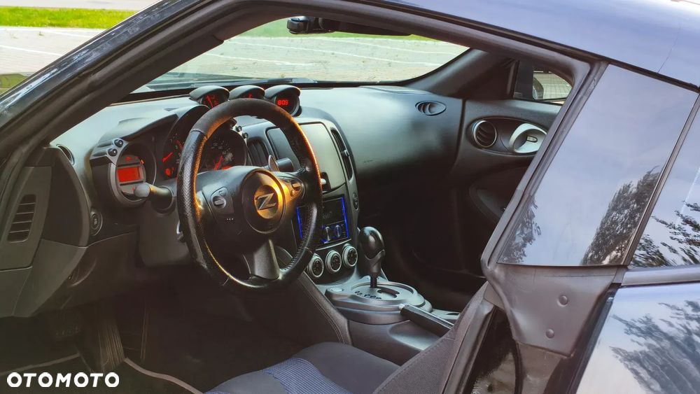 Nissan 370 Z - 7