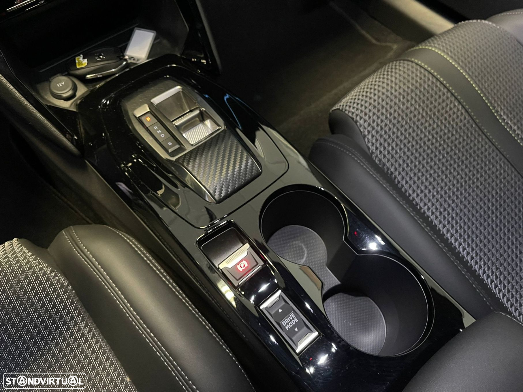 Peugeot e-2008 50 kWh GT Pack - 29