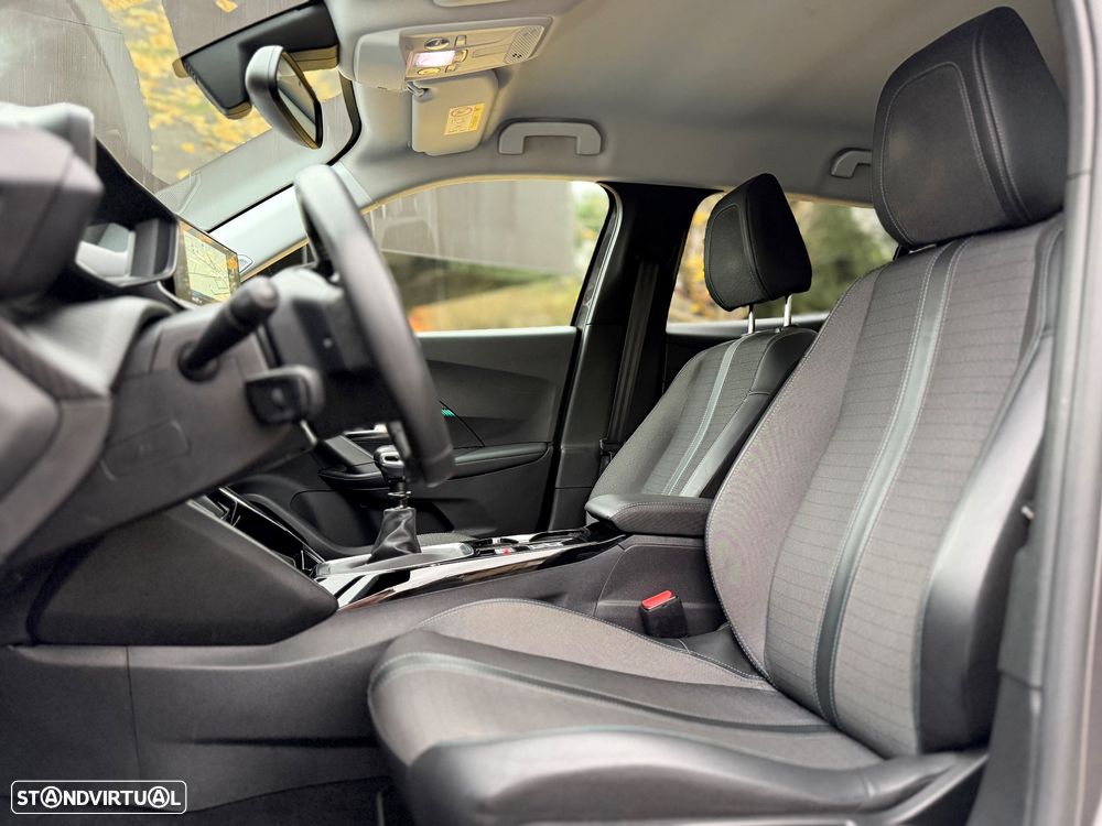 Peugeot 2008 1.2 PureTech Allure Pack - 27