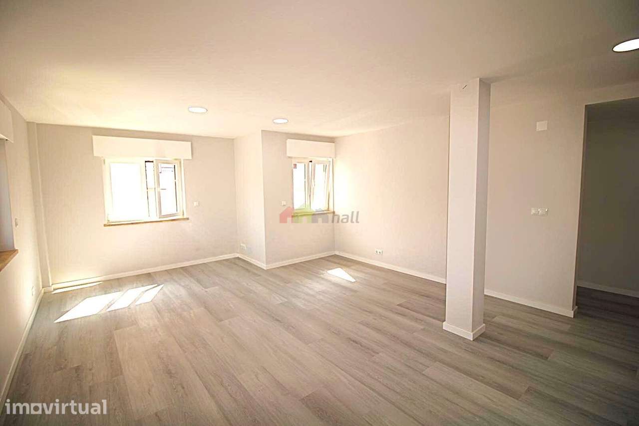Apartamento T2, Remodelado, R/C, c/arrecadação em Corroios - Grande imagem: 2/21