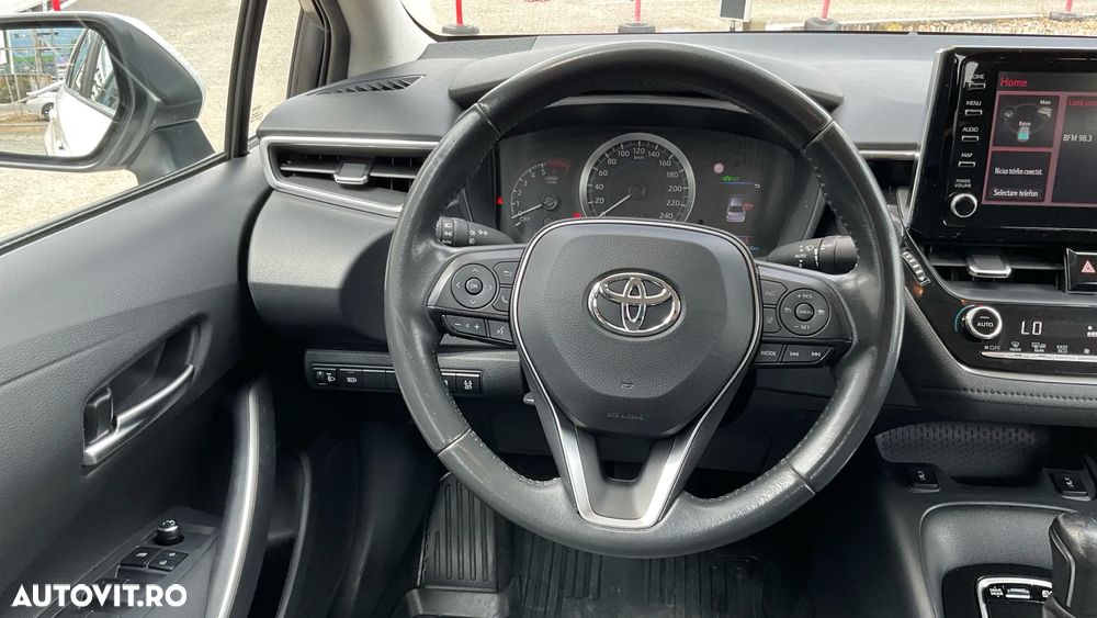 Toyota Corolla 1.8 HSD Business - 18