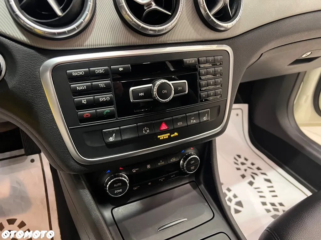 Mercedes-Benz CLA 250 7G-DCT - 27