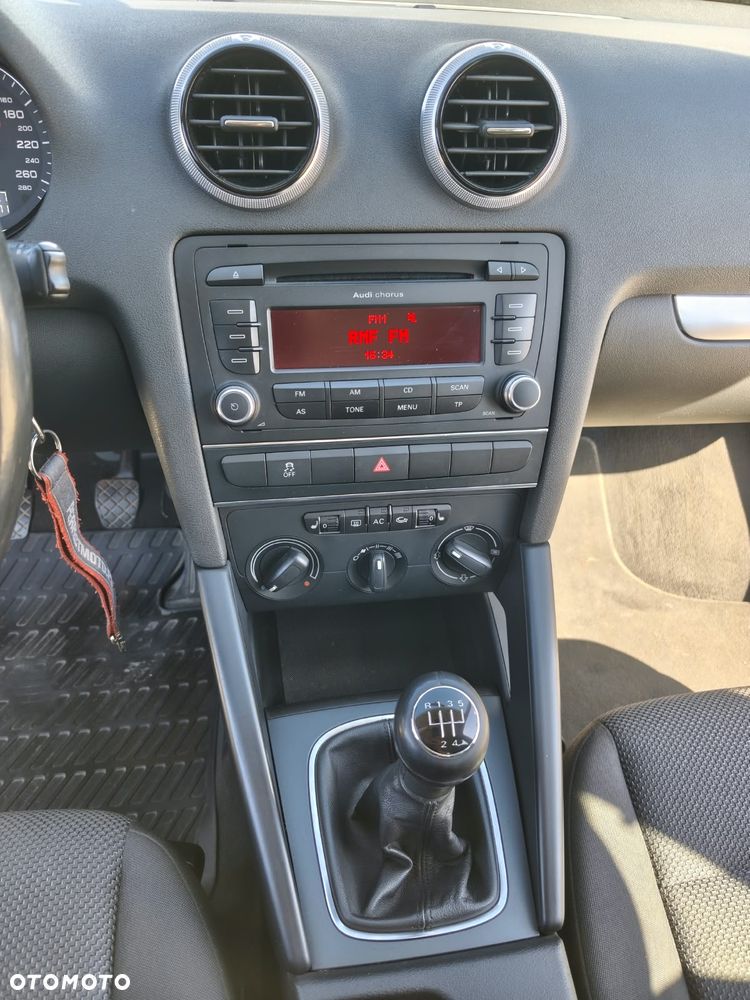 Audi A3 Sportback 1.6 Ambiente - 15