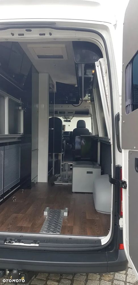 Volkswagen Crafter - 11