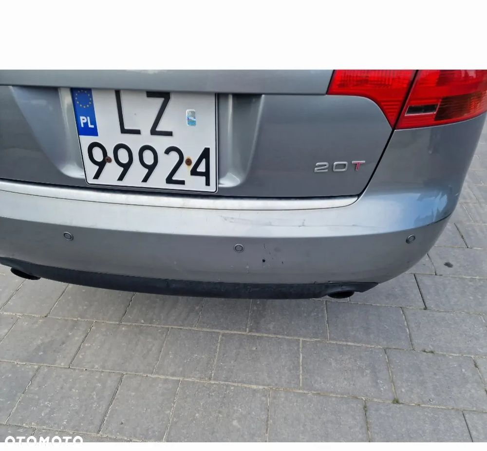 Audi A4 Limousine - 8