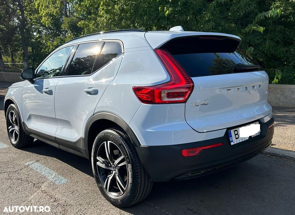 Volvo XC 40 B3 AT FWD MHEV Plus Dark - 5