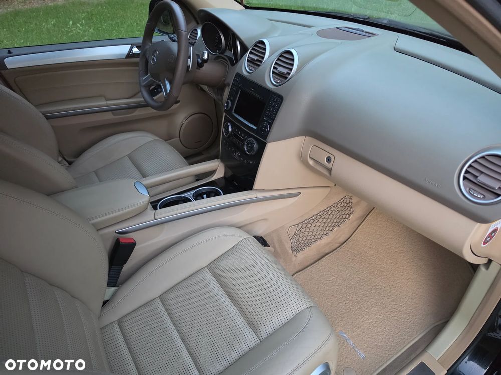 Mercedes-Benz ML 63 AMG 4Matic 7G-TRONIC 10th Anniversary - 15