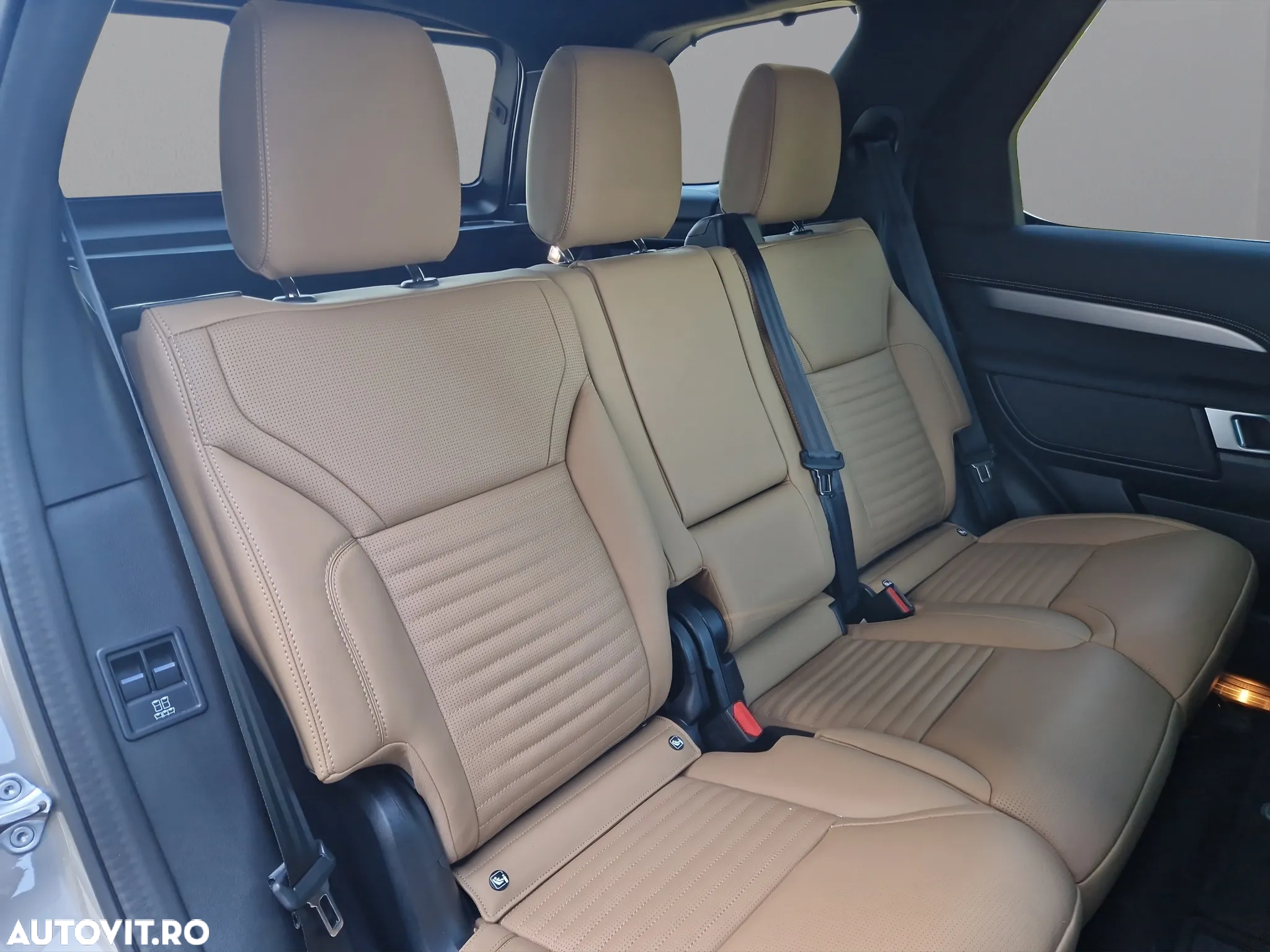 Land Rover Discovery 3.0D 300 MHEV R-Dynamic HSE - 15