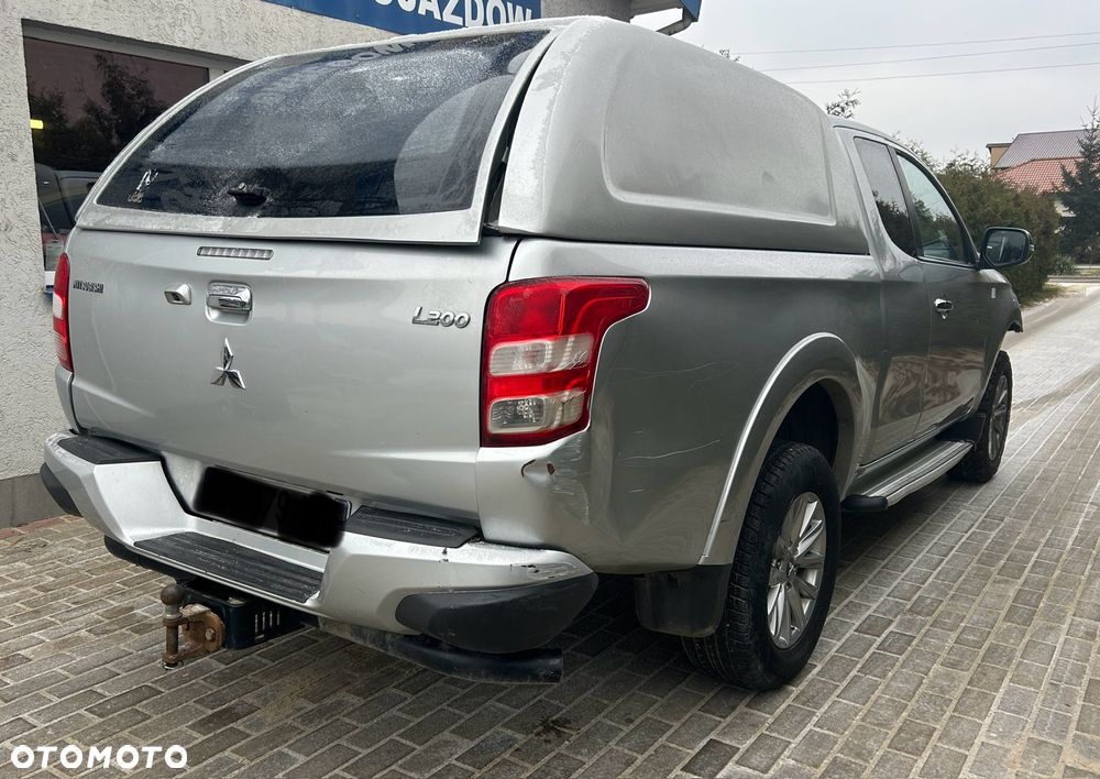 Mitsubishi L200 Pick Up 4x4 S&S Club Cab Diamant Edition - 10