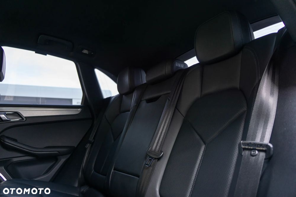 Porsche Macan S - 34