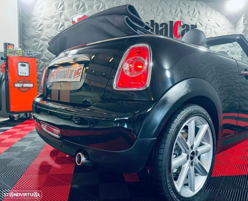 MINI Cabrio Cooper D - 23
