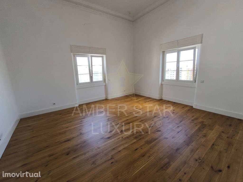 Apartamento T4, moderno no Centro de Lisboa com Excelente Localização - Grande imagem: 2/16