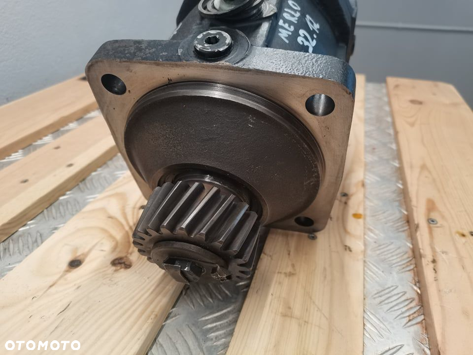 Merlo P 32.12 {Hydromotor Rexroth A6VM107DA1} - 5