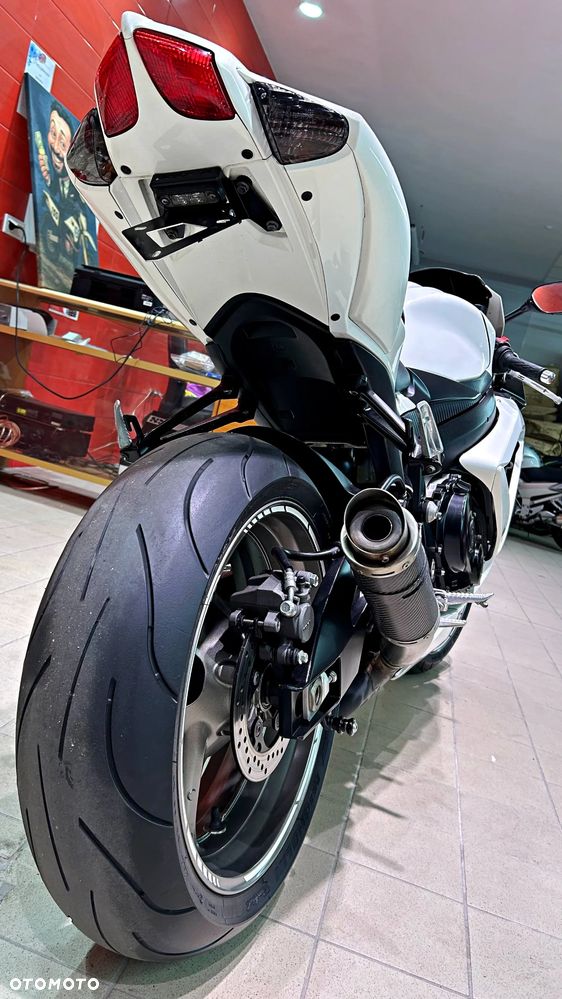 Suzuki GSX-R - 17