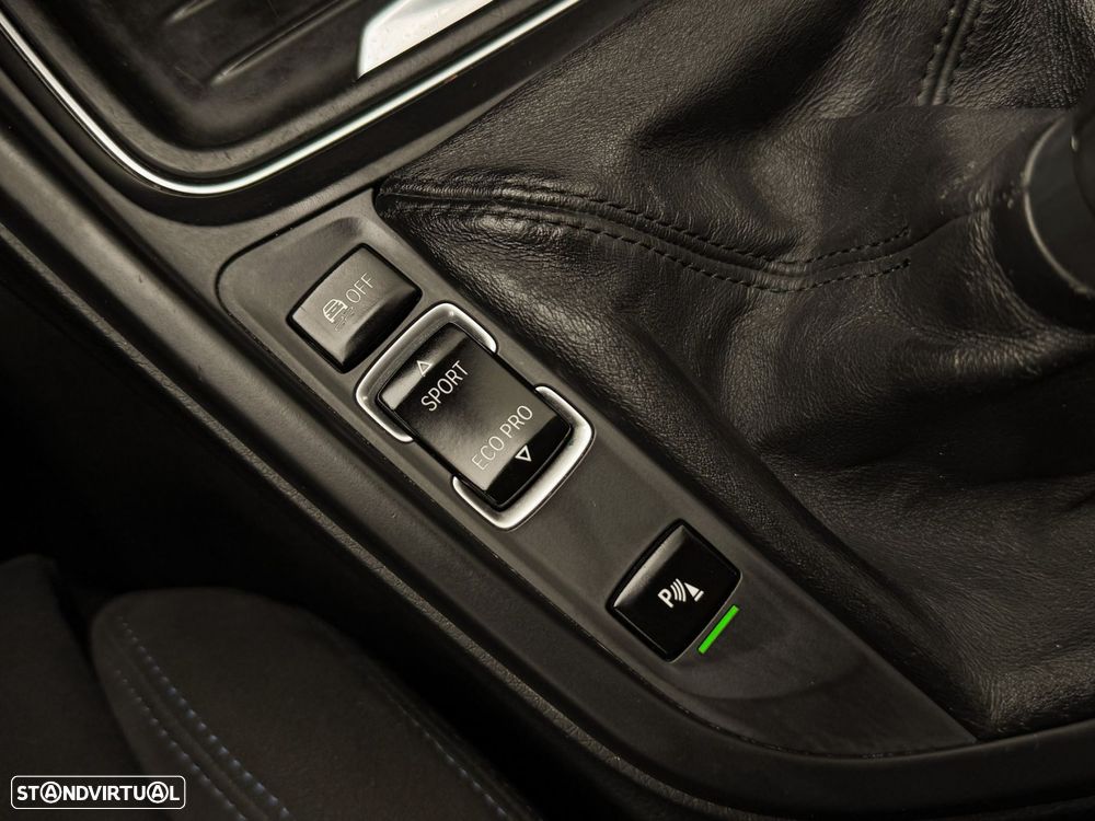 BMW 320 d Touring Pack M - 50