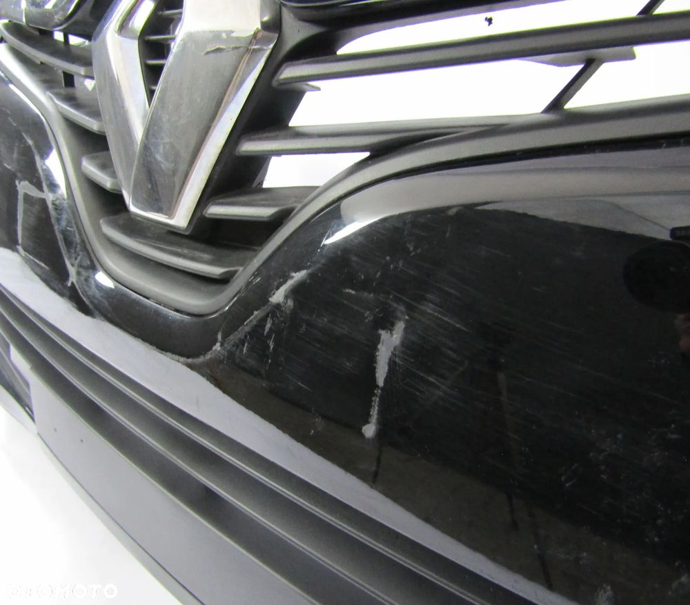 Zderzak przedni Renault Clio 4 16 - 20 Kod lakieru EEC - 10