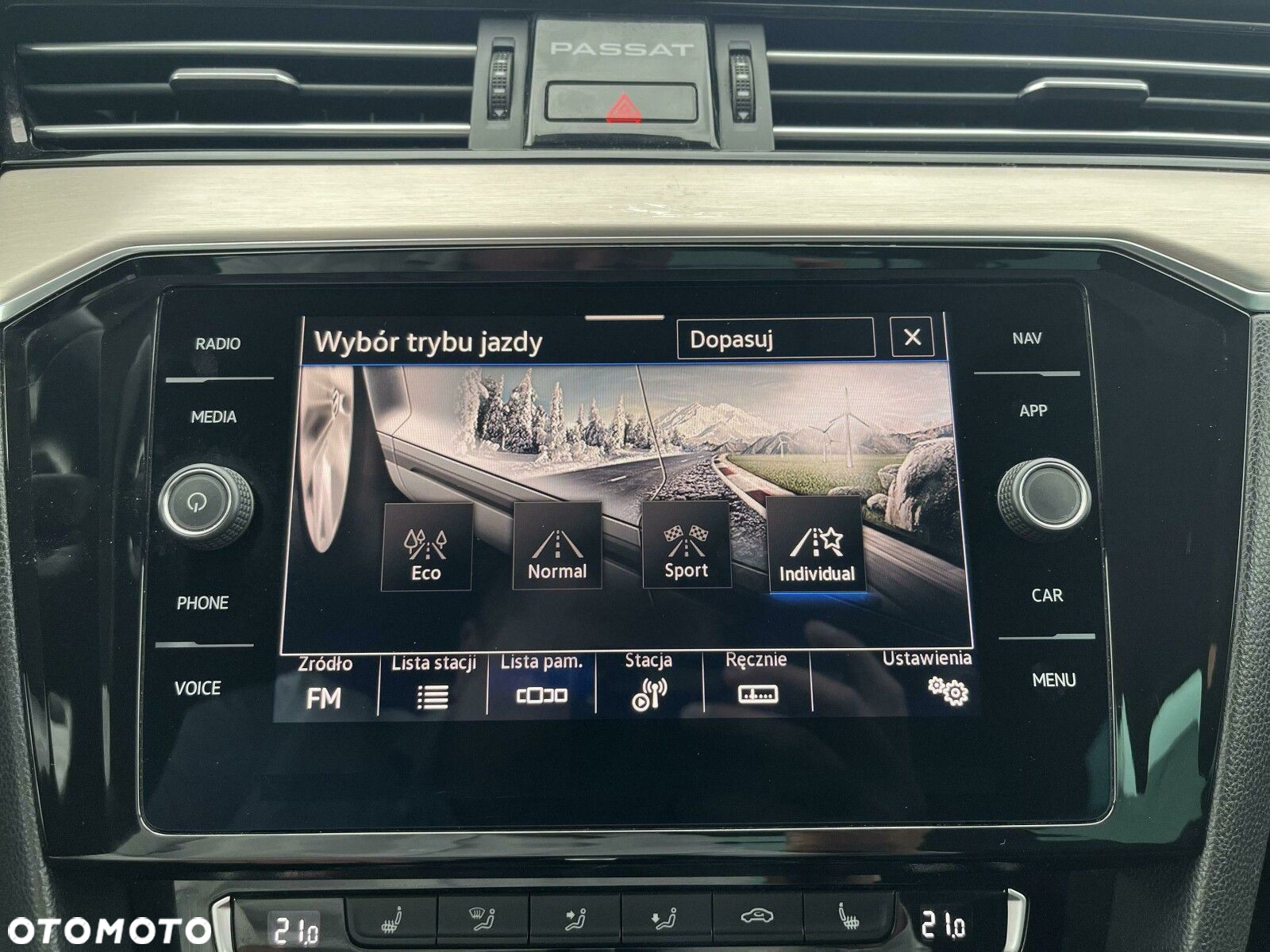 Volkswagen Passat 2.0 TDI Elegance DSG - 23