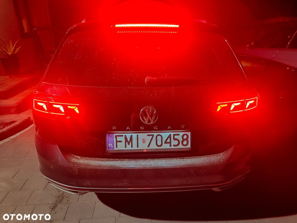 Volkswagen Passat 2.0 TSI OPF DSG Business - 3