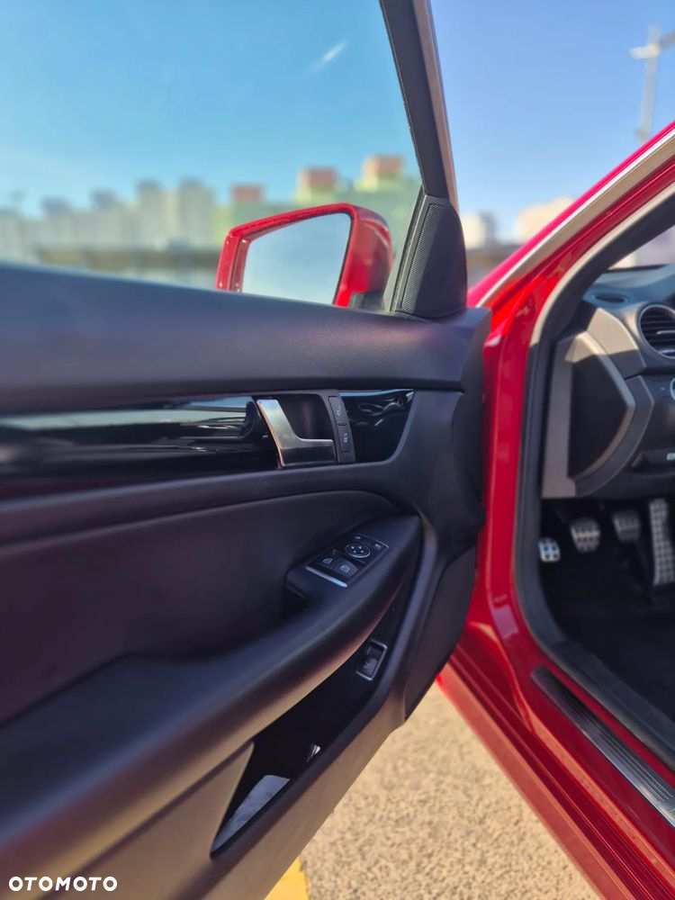 Mercedes-Benz Klasa C 180 CGI BlueEff - 13