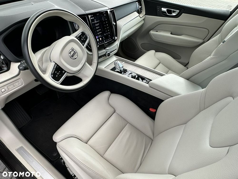 Volvo XC 60 T6 AWD Recharge Geartronic Inscription - 16