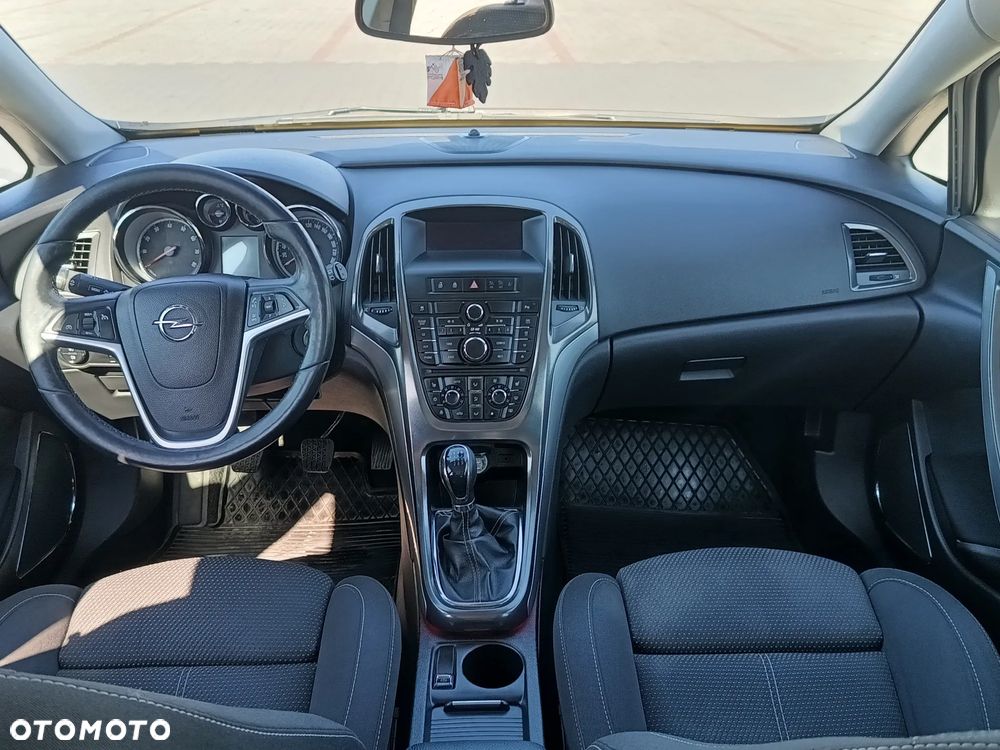 Opel Astra 1.4 T Cosmo - 7