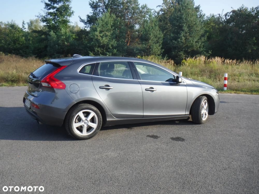 Volvo V40 T3 Momentum - 9