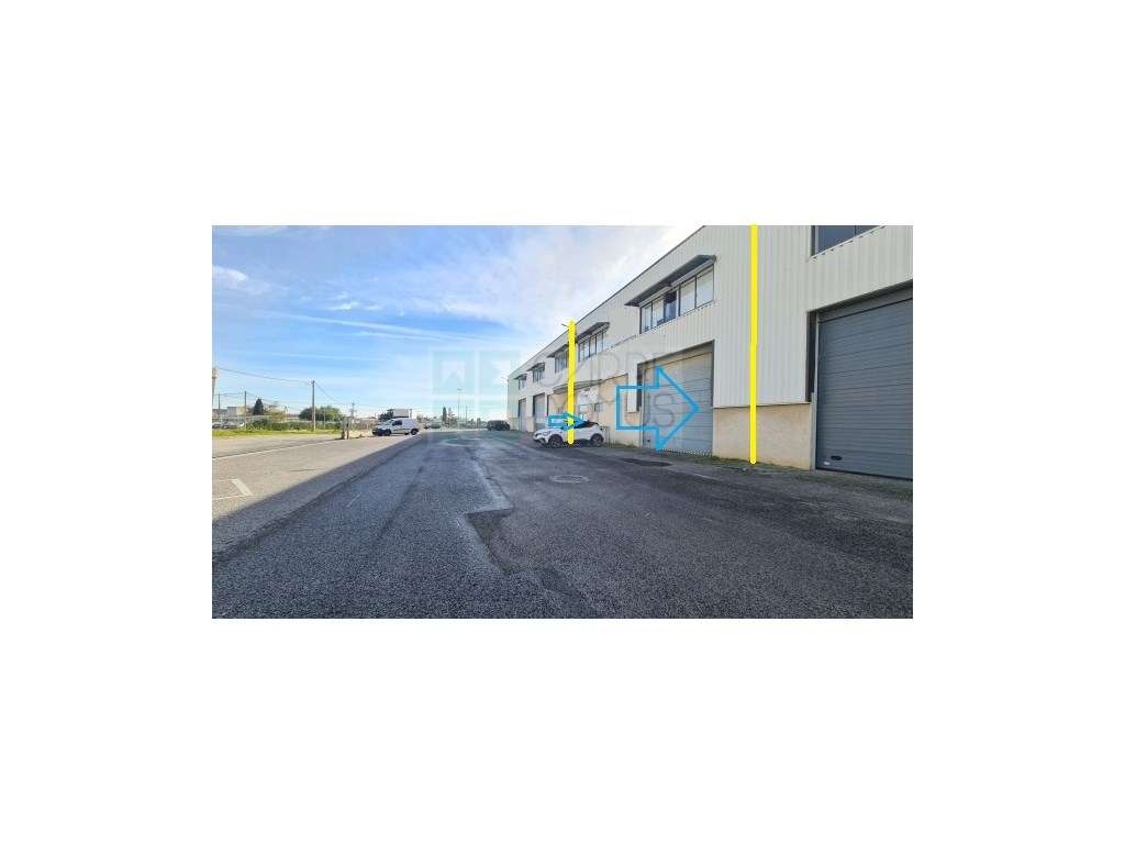 Amplo Armazém com escritórios na Nacional 10, Alverca do Ribatejo - Grande imagem: 5/49