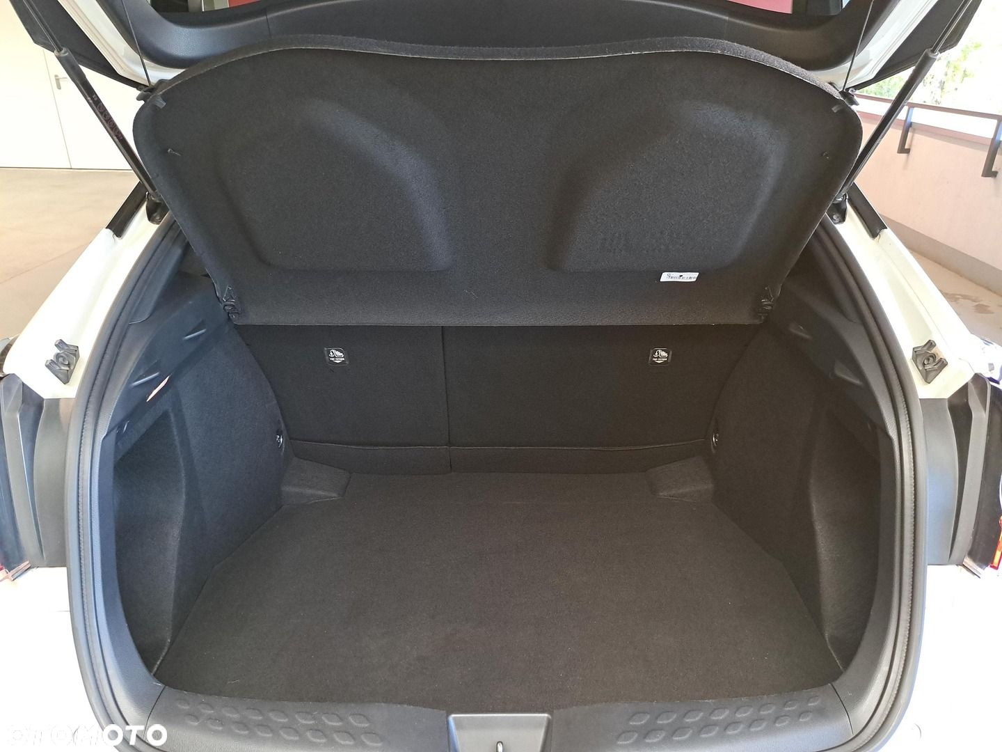 Toyota C-HR 1.8 Hybrid Prestige - 12
