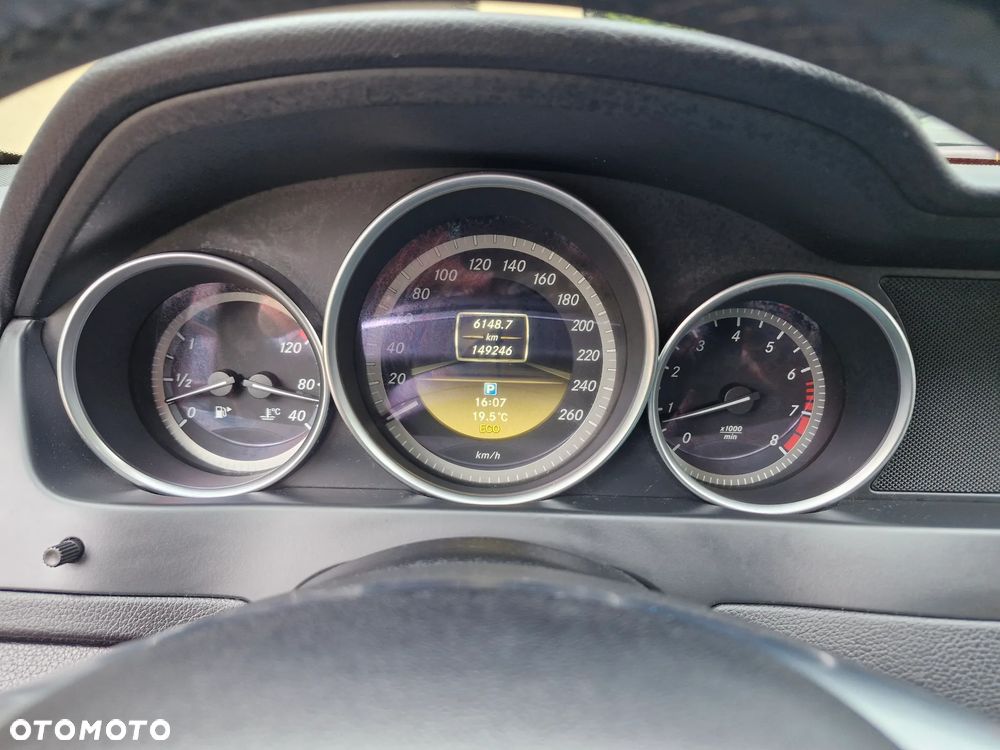 Mercedes-Benz Klasa C 180 CGI BlueEFFICIENCY Avantgarde - 24
