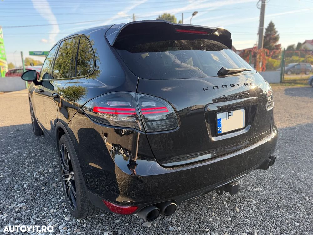 Porsche Cayenne - 4