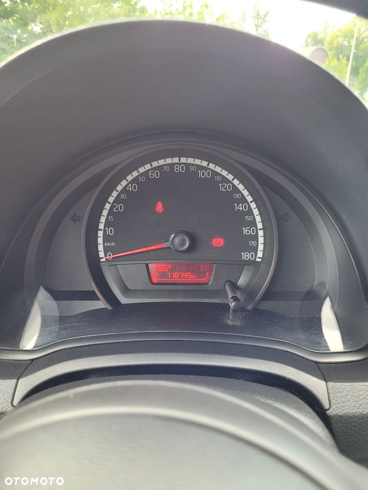 Volkswagen up! black - 13