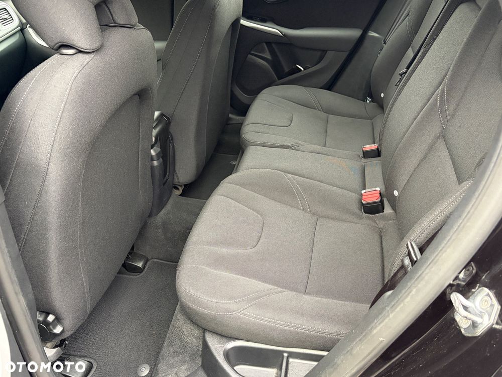 Volvo V40 - 10