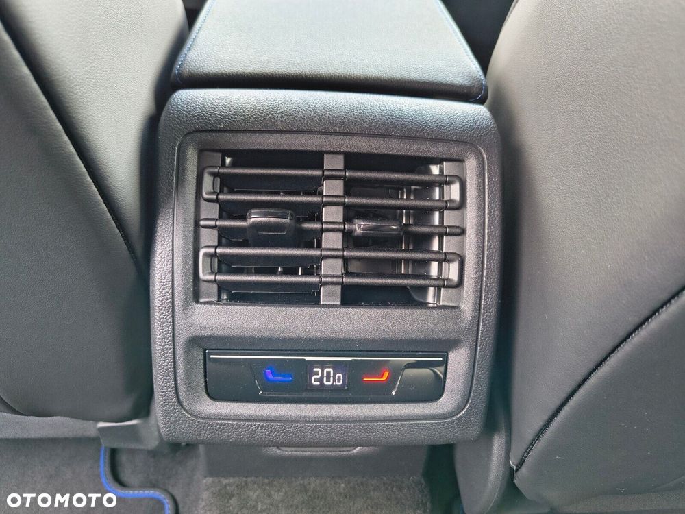 Volkswagen Golf 2.0 TSI 4Motion R DSG - 28