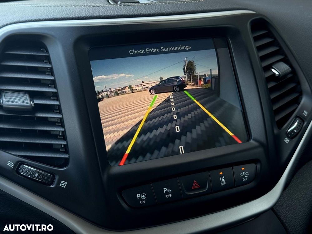 Jeep Cherokee - 12