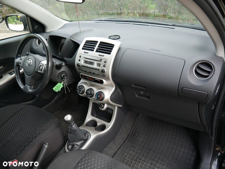 Toyota Urban Cruiser 1.33 Sol - 6