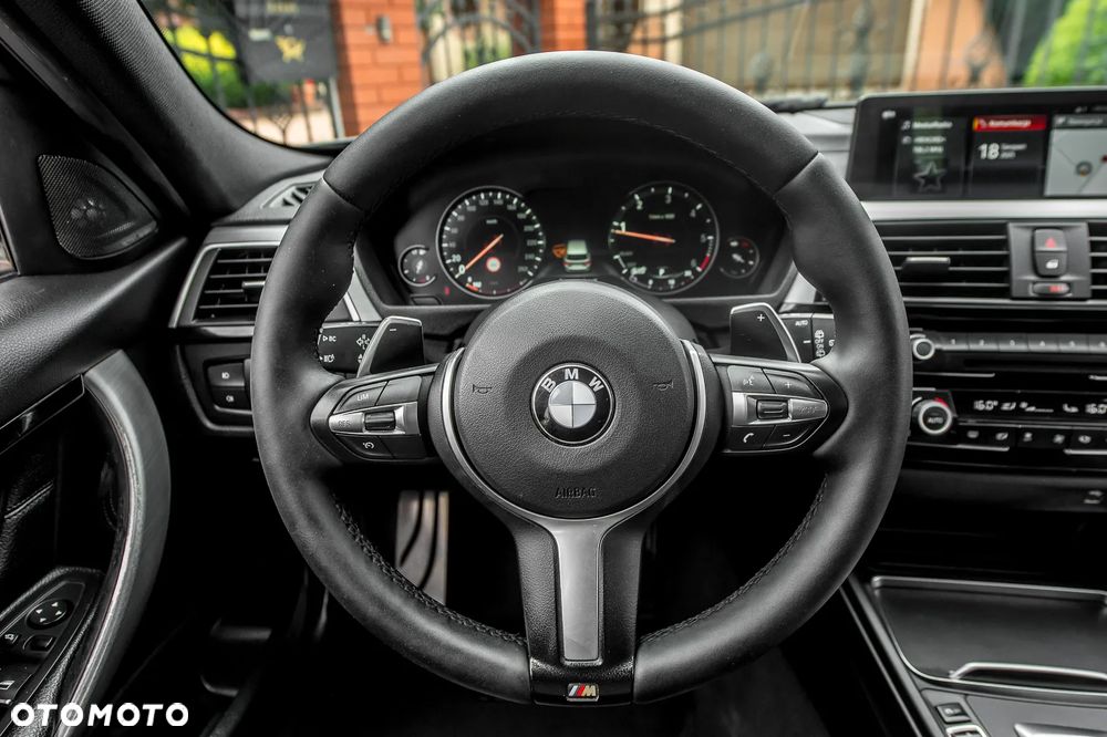 BMW Seria 3 320d Touring xDrive M Sport - 25