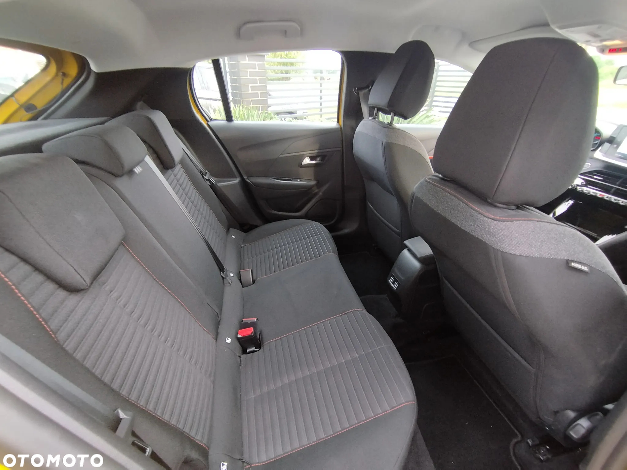 Peugeot 208 e-208 Active Pack - 31