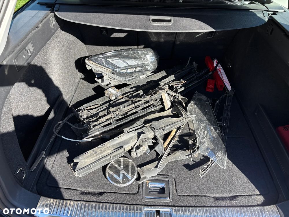 Volkswagen Passat Variant 2.0 TDI SCR DSG - 29