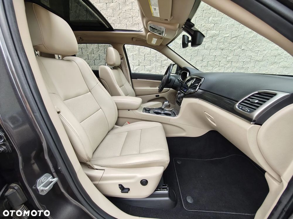 Jeep Grand Cherokee - 11