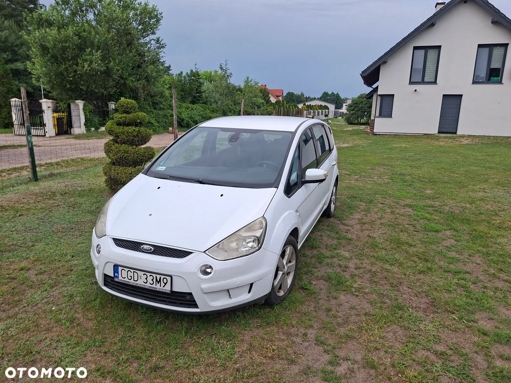 Ford S-Max - 11