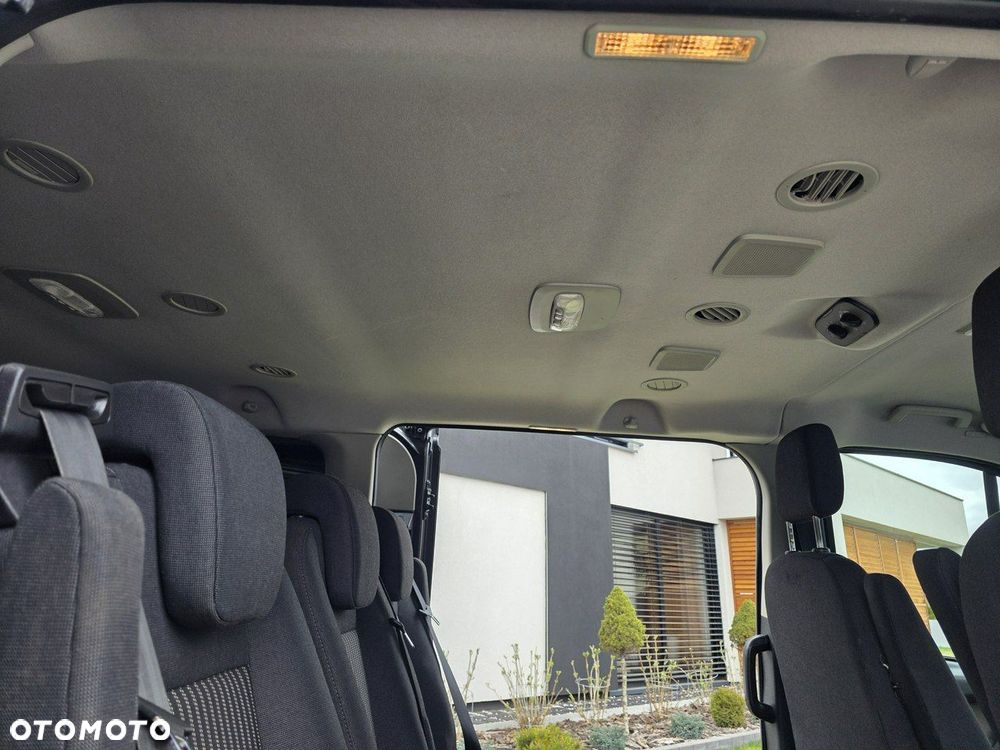 Ford Tourneo Custom - 9