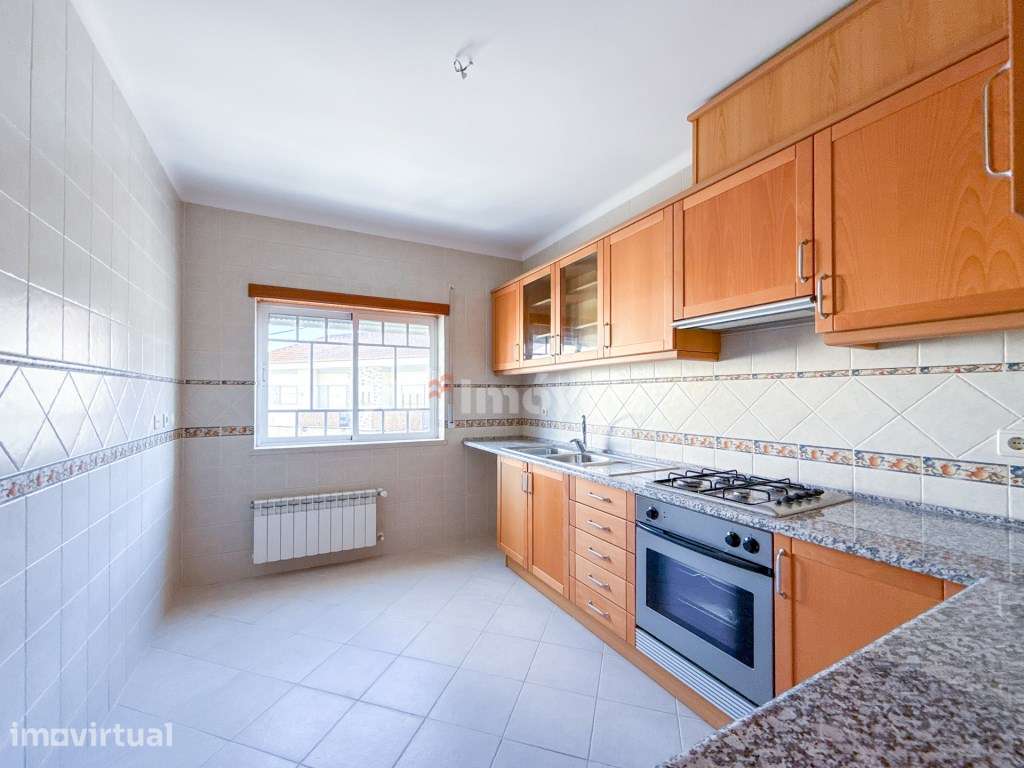 Apartamento T2+2 Duplex com terraço e garagem, no Entroncamento - Grande imagem: 3/29