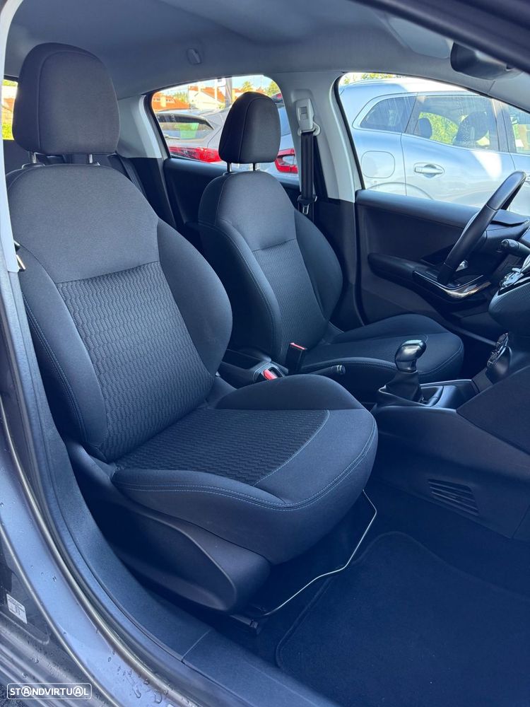 Peugeot 208 1.2 PureTech Allure - 16