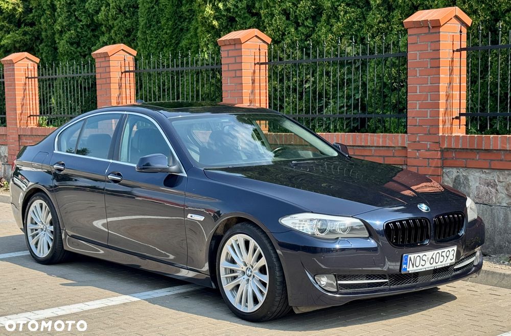 BMW Seria 5 550i Sport-Aut - 6