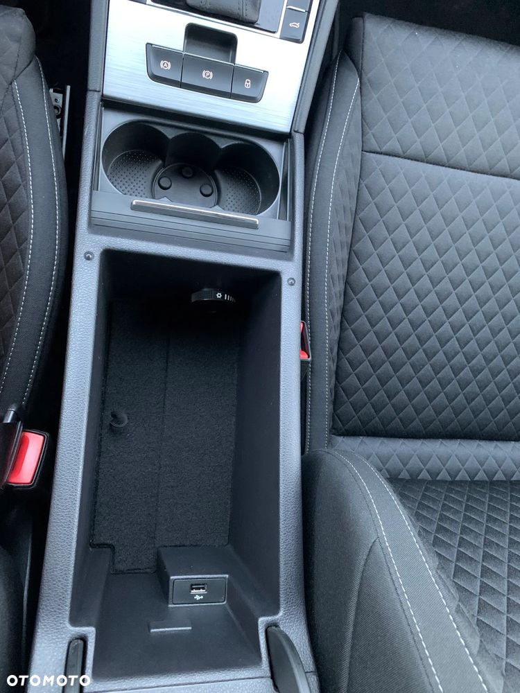 Skoda Superb 1.5 TSI Ambition DSG - 28