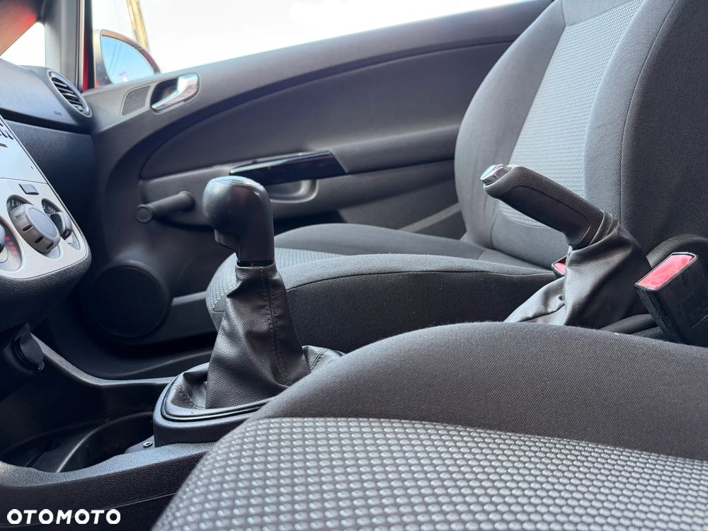 Opel Corsa 1.2 16V Essentia - 17
