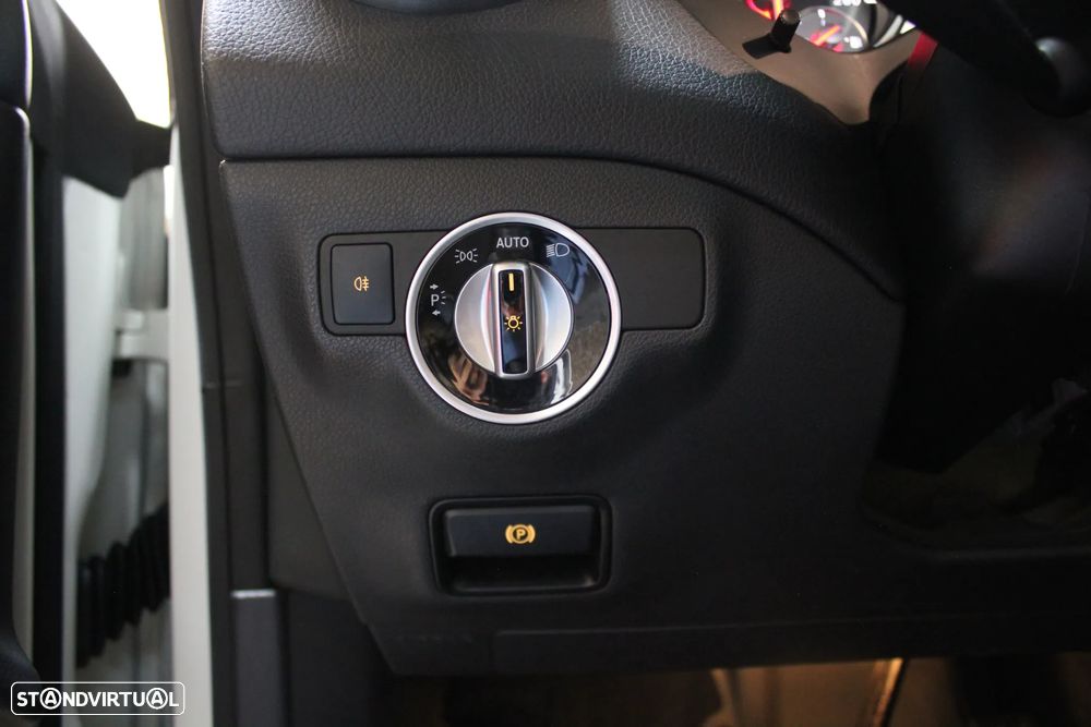 Mercedes-Benz CLA 220 (CDI) d 7G-DCT Orange Art Edition - 17